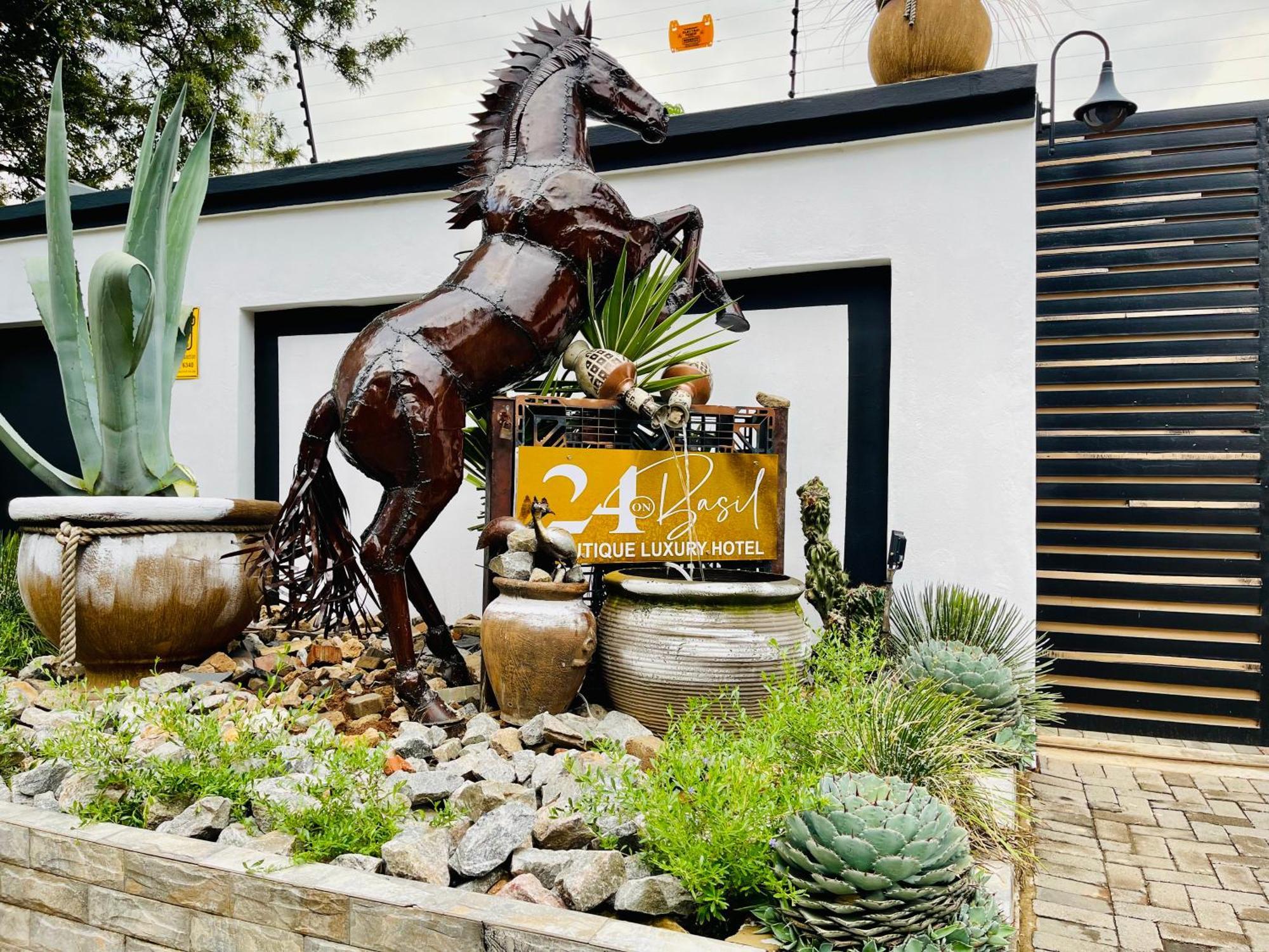 24 On Basil Boutique Luxury Hotel Johannesburg Esterno foto